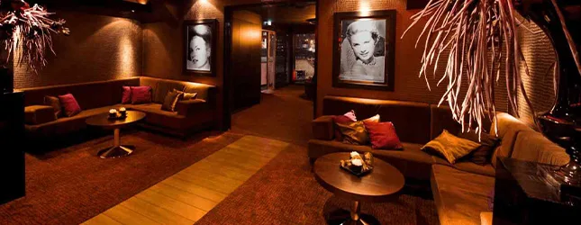 Interieur van de Grace Kelly banken