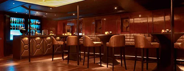 Het interieur van de Grace Kelly bar